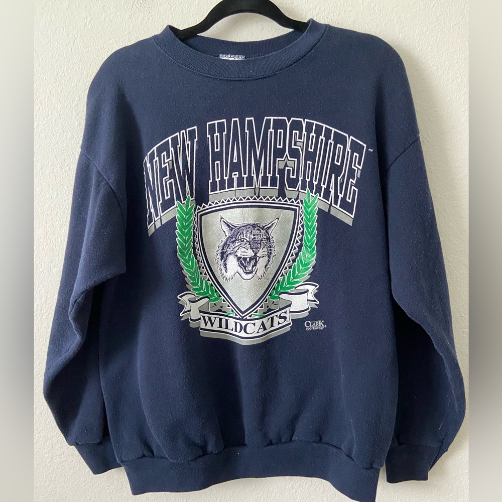 Vintage 90s University of New Hampshire Wildcats Crewneck Collegiate Sweatshirt